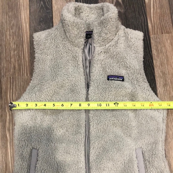 Women’s light grey Patagonia Fleece Vest. Size M.  No tags but Never been worn. - Picture 10 of 12